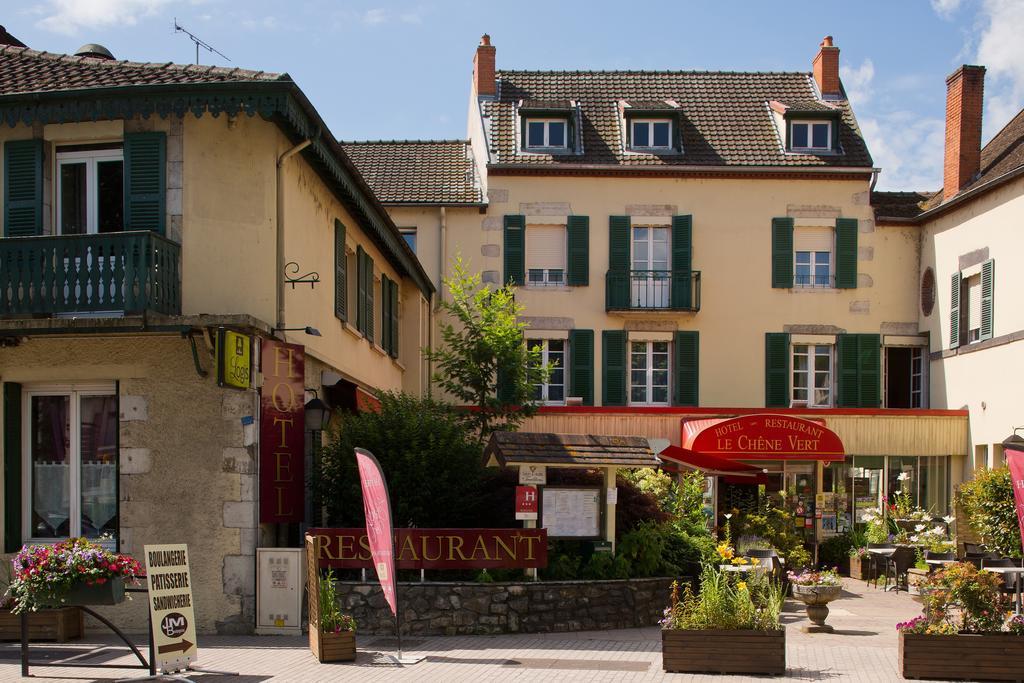 Logis hotel-restaurant Le Chêne Vert Saint-Pourçain-sur-Sioule Exterior foto